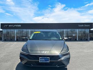 Used 2025 Hyundai Elantra Hybrid FWD video 2