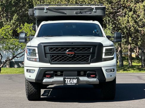 Used 2021 Nissan Titan PRO-4X w/ Pro-4x Convenience Package AWD/4WD image 9