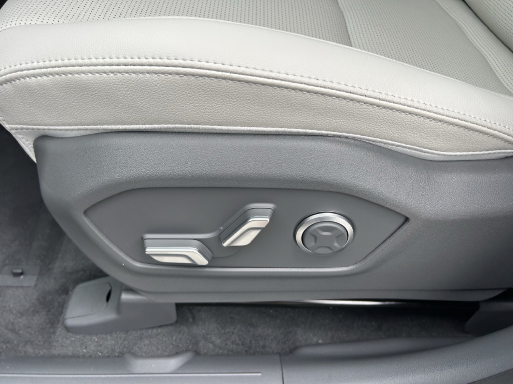 New 2026 Hyundai Santa Fe Limited FWD image 25