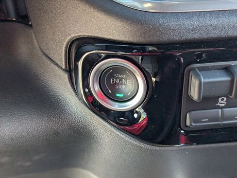 Used 2025 Chevrolet Silverado 1500 High Country image 31