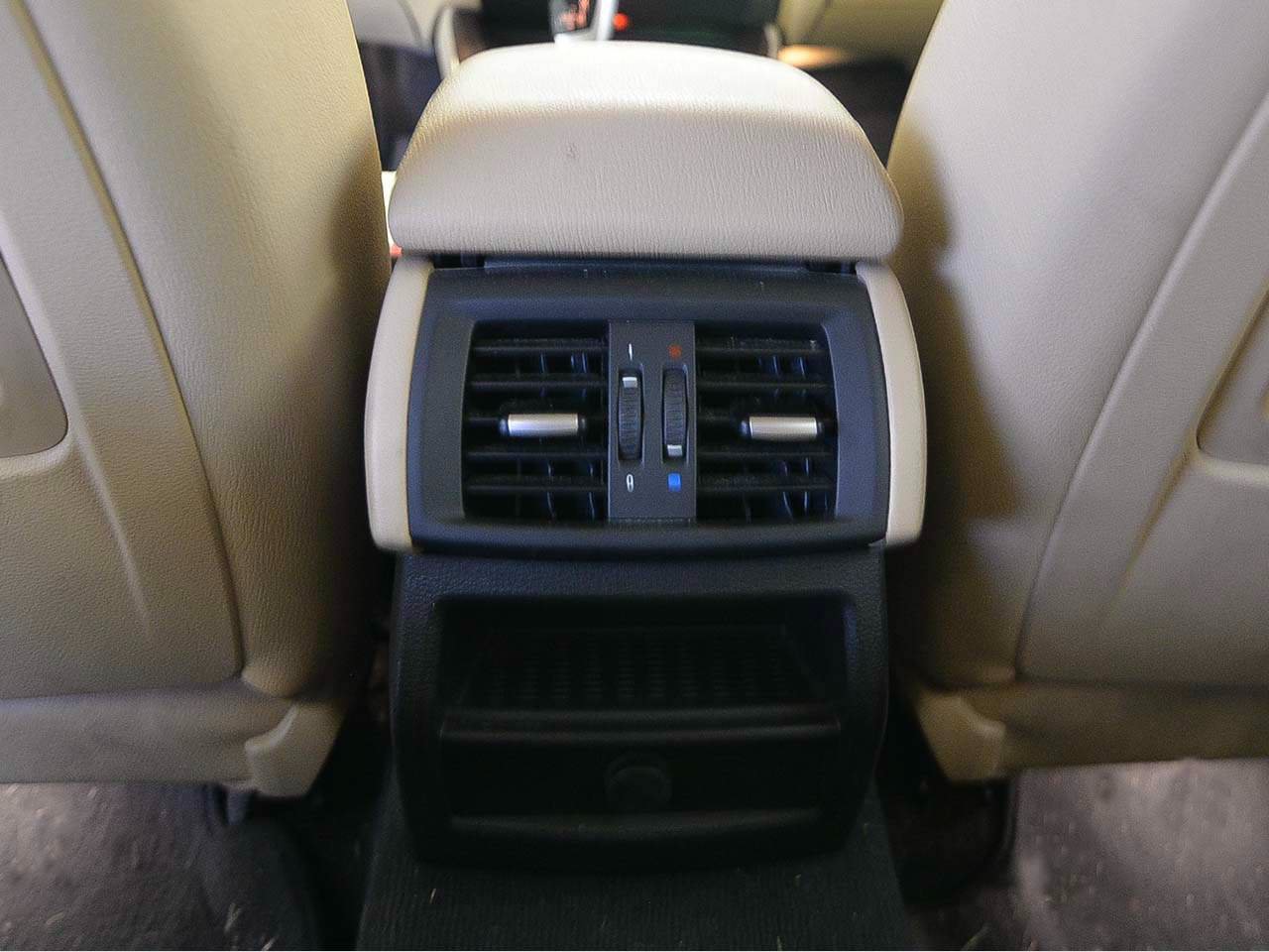 Used 2017 BMW X3 sDrive28i RWD image 10