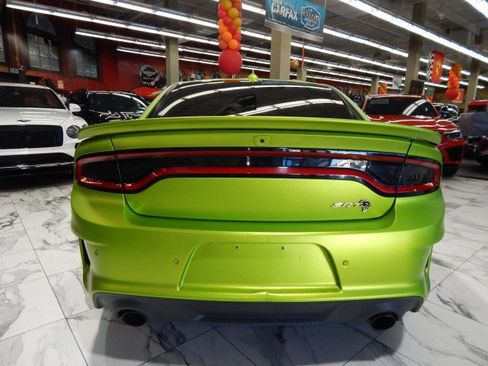 Used 2022 Dodge Charger SRT Hellcat w/ Carbon/Suede Interior Package image 5