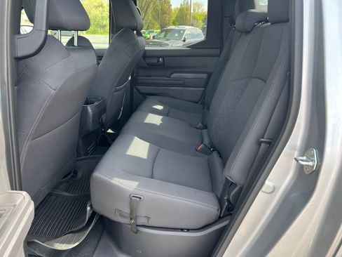Used 2024 Toyota Tacoma SR5 AWD/4WD image 25