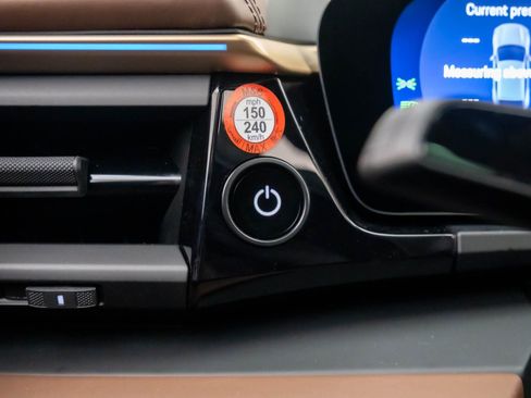 New 2025 Porsche Macan 4S Electric image 20