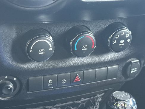 Used 2016 Jeep Wrangler Unlimited Sport w/ Quick Order Package 24S image 19