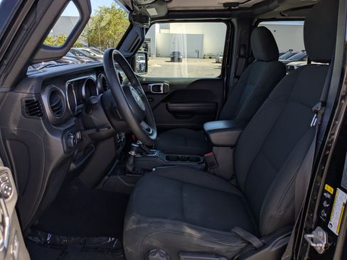 Used 2023 Jeep Wrangler Unlimited Sport AWD/4WD image 17