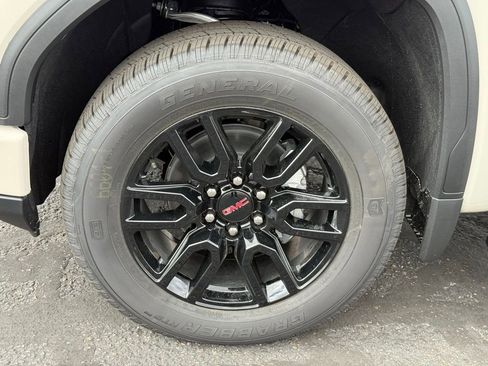 New 2026 GMC Sierra 1500 Pro w/ Graphite Edition image 9