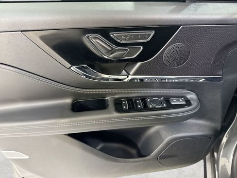 New 2026 Lincoln Corsair Premiere FWD image 12