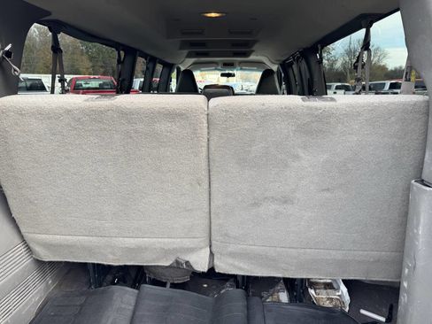 Used 2019 Chevrolet Express 3500 LS image 5