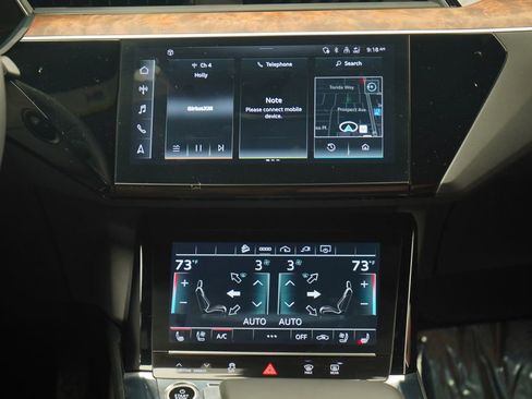 Used 2022 Audi e-tron Premium Plus w/ Premium Plus Package image 10