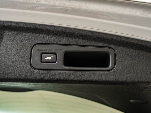 Used 2023 Acura MDX SH-AWD w/ Advance Package image 39