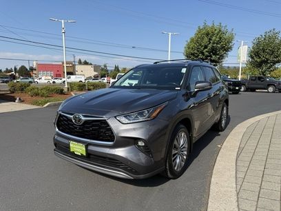 Certified 2022 Toyota Highlander Platinum