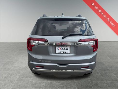 Used 2023 GMC Acadia Denali w/ Denali Ultimate Package FWD image 5