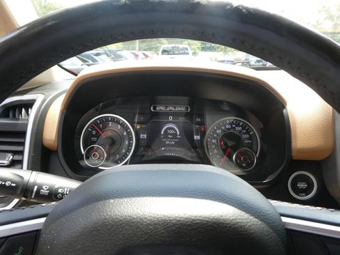 Used 2019 RAM 1500 Big Horn AWD/4WD image 18
