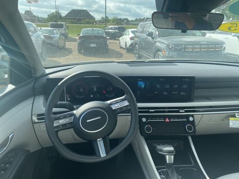 Certified 2025 Hyundai Tucson SEL image 16