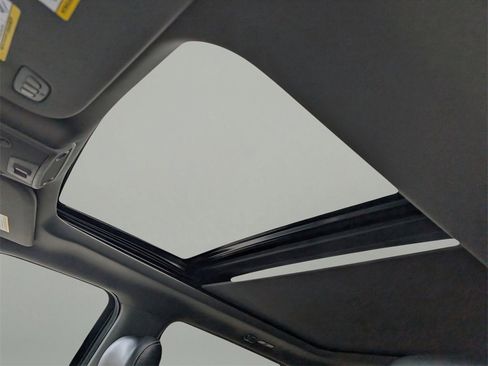 Used 2019 Ford F150 Lariat w/ Equipment Group 502A Luxury image 18