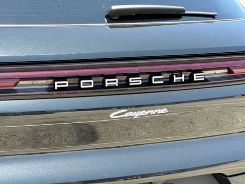 New 2025 Porsche Cayenne image 25