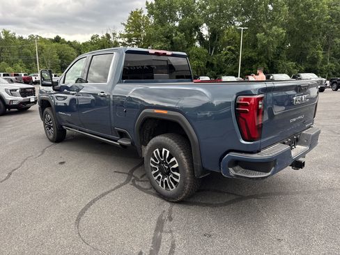 New 2025 GMC Sierra 2500 Denali Ultimate image 3