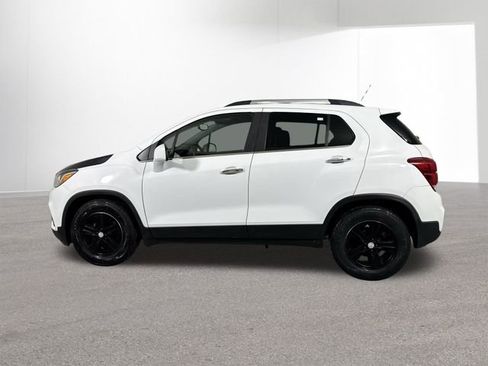 Used 2017 Chevrolet Trax LT w/ Driver Confidence Package image 29