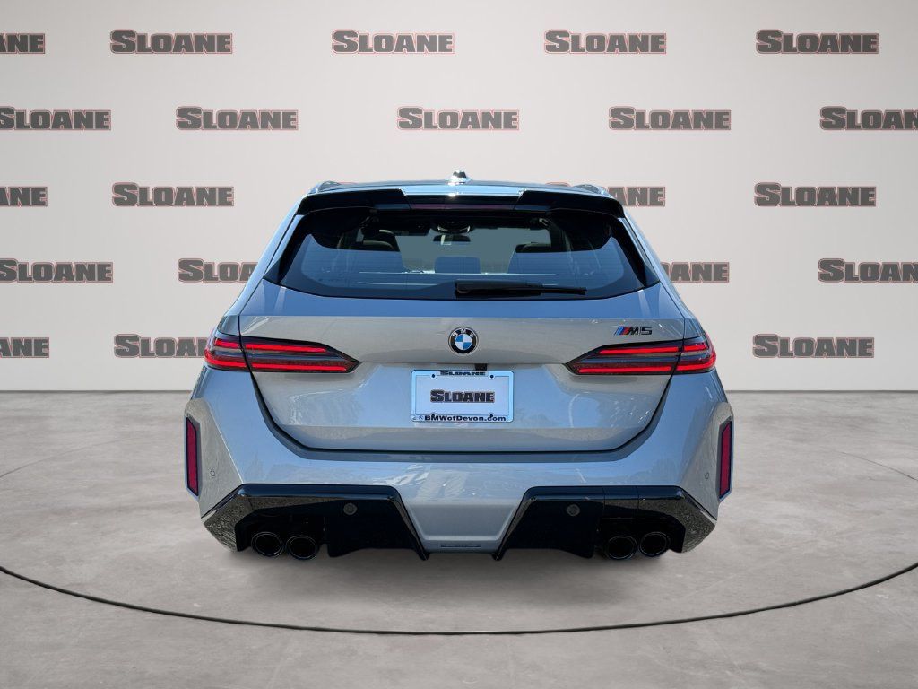 Used 2026 BMW M5 Touring AWD/4WD image 4