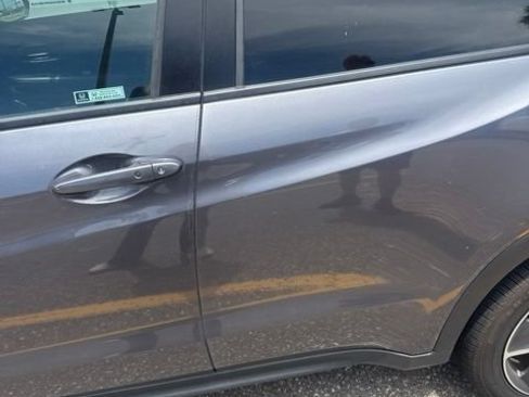 Used 2021 Honda HR-V EX image 3