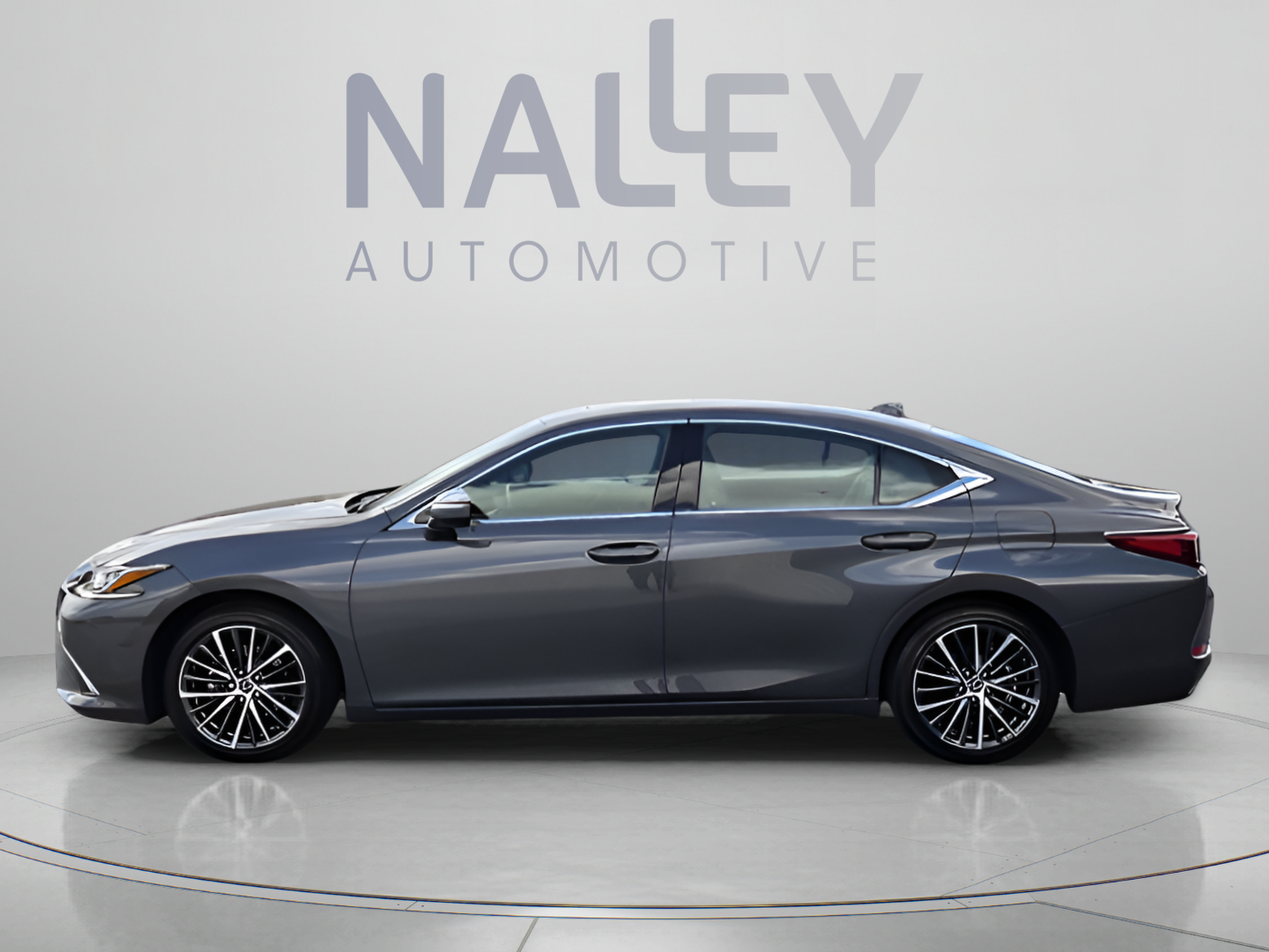 Used 2025 Lexus ES 350 w/ Premium Package FWD image 2