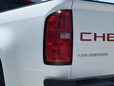 Used 2022 Chevrolet Colorado LT w/ Luxury Package RWD image 8