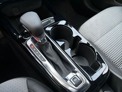 Used 2025 Chevrolet Trax LT image 39