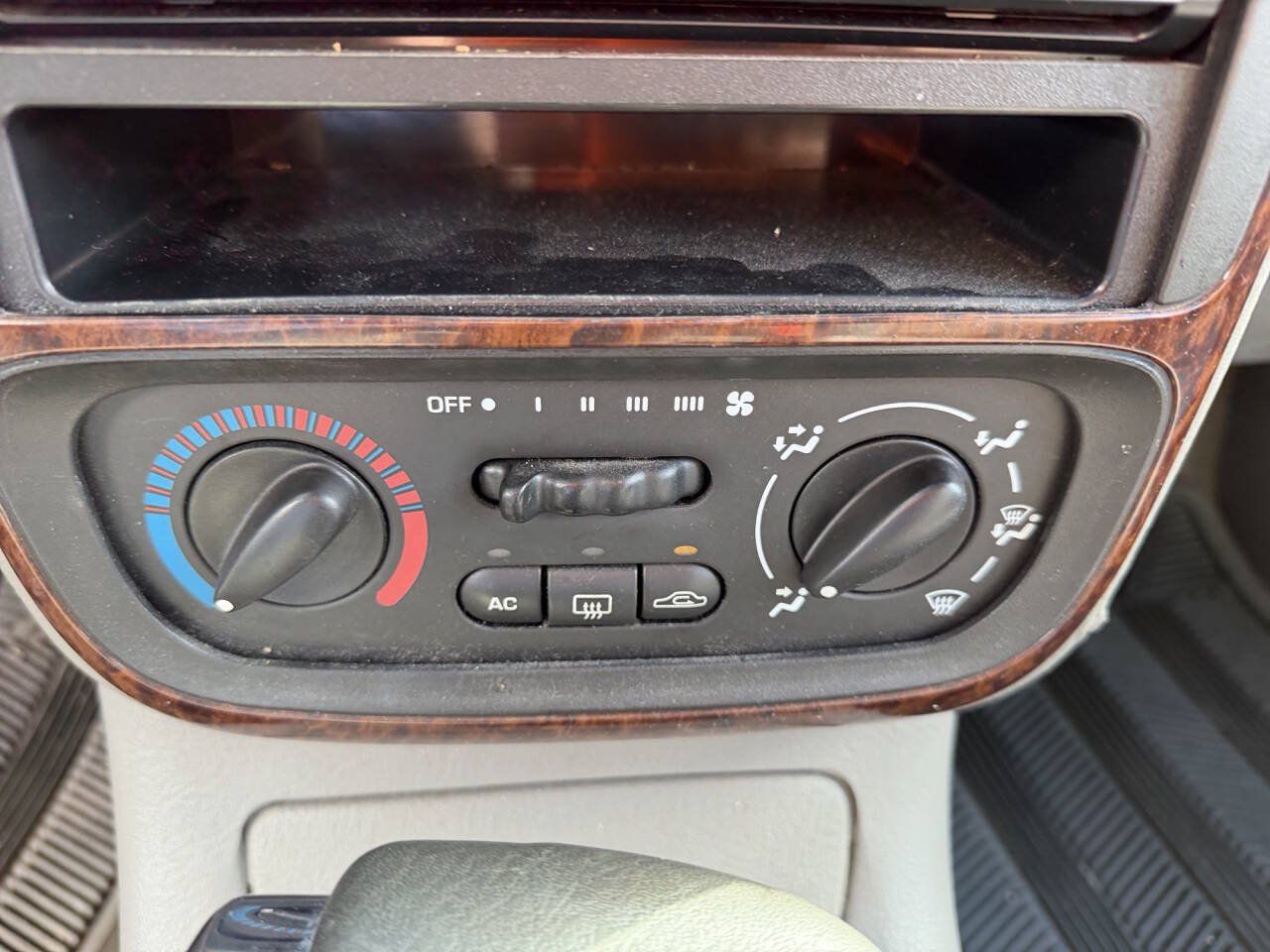 Used 2000 Saturn L-Series LS2 FWD image 35