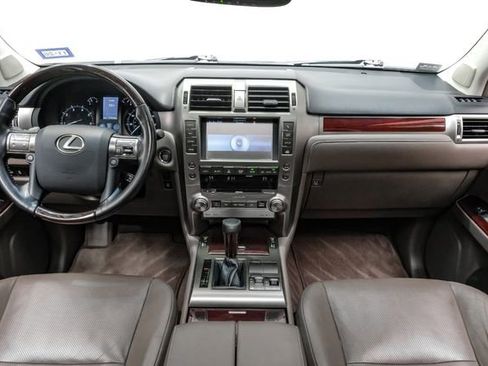 Used 2017 Lexus GX 460 image 18
