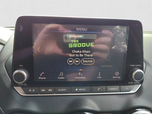 Used 2020 Nissan Sentra SV image 14