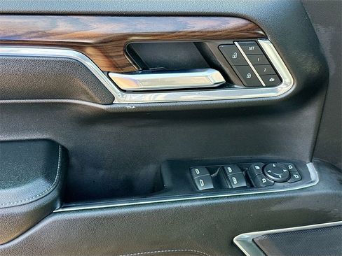 Used 2024 GMC Sierra 1500 SLT image 19