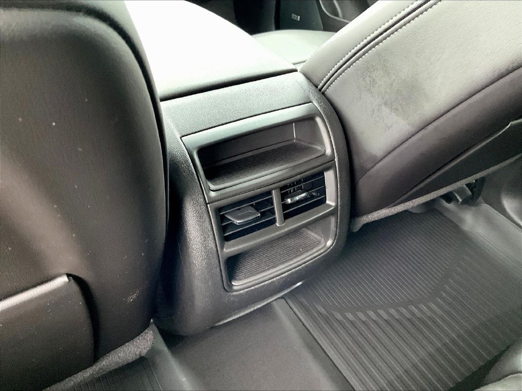 Used 2022 Cadillac XT5 Sportv w/ LPO, Floor Liner Package AWD/4WD image 12