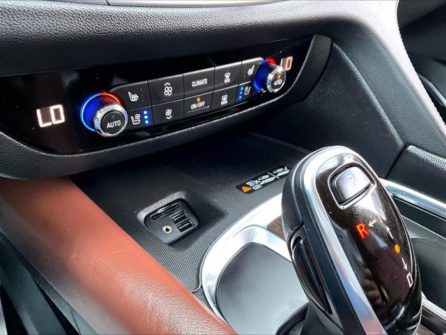 Used 2020 Buick Enclave Avenir w/ Avenir Technology Package FWD image 23