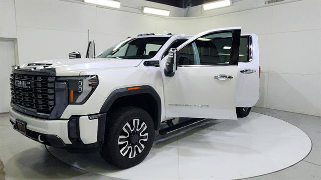 Used 2024 GMC Sierra 2500 Denali Ultimate AWD/4WD image 30