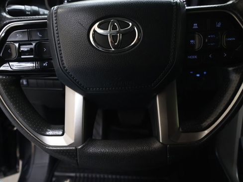 Used 2022 Toyota Tundra SR5 w/ SR5 Convenience Package image 19