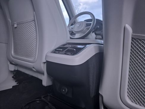 Used 2023 Volvo XC90 B6 Plus w/ Protection Package Premier AWD/4WD image 11