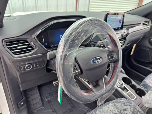 Used 2024 Ford Escape ST-Line Select image 12