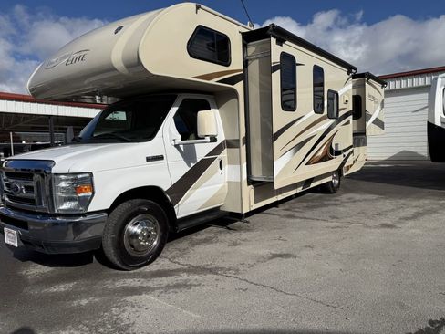 Used 2016 Ford E-450 and Econoline 450 Super Duty w/ Motorhome Prep Package image 8