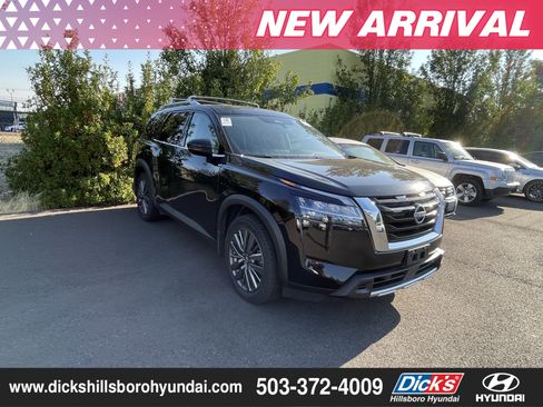 Used 2023 Nissan Pathfinder SL w/ SL Premium Package AWD/4WD image 4
