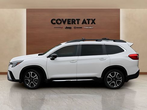 Used 2024 Subaru Ascent Touring w/ Popular Package #2 AWD/4WD image 2
