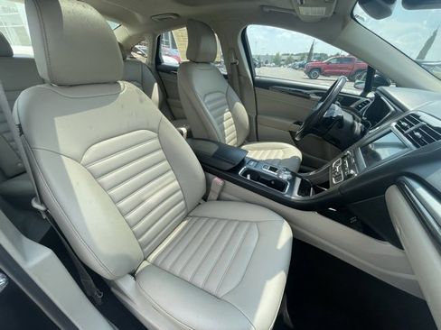 Used 2019 Ford Fusion SEL image 32