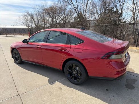 New 2025 Honda Accord SE image 3