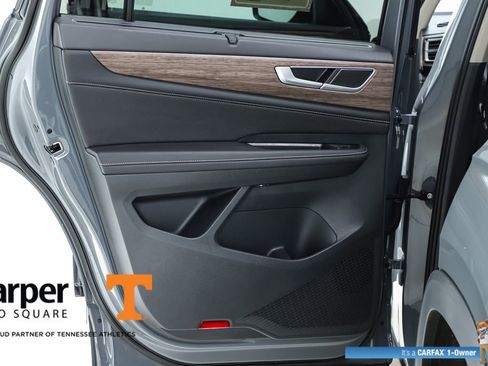 Used 2025 Volkswagen Atlas SEL image 17