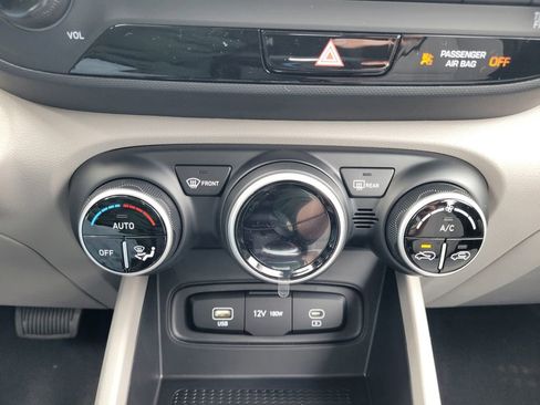 New 2025 Hyundai Venue SEL image 22