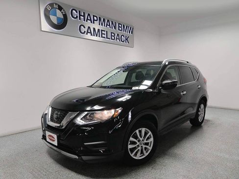 Used 2020 Nissan Rogue SV FWD image 1