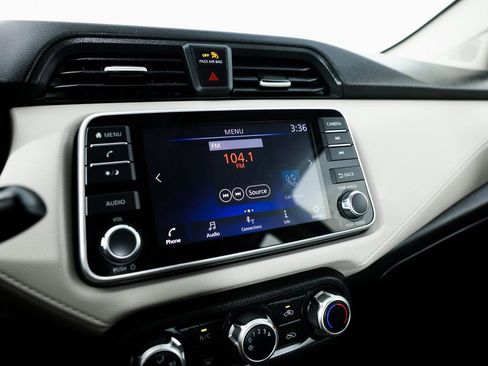 Used 2021 Nissan Versa SV image 24