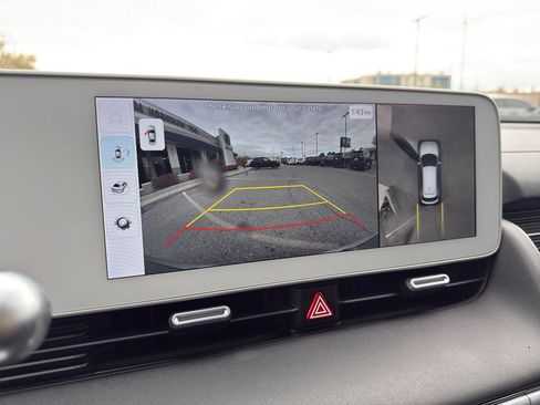 Used 2023 Hyundai Ioniq 5 Limited image 18