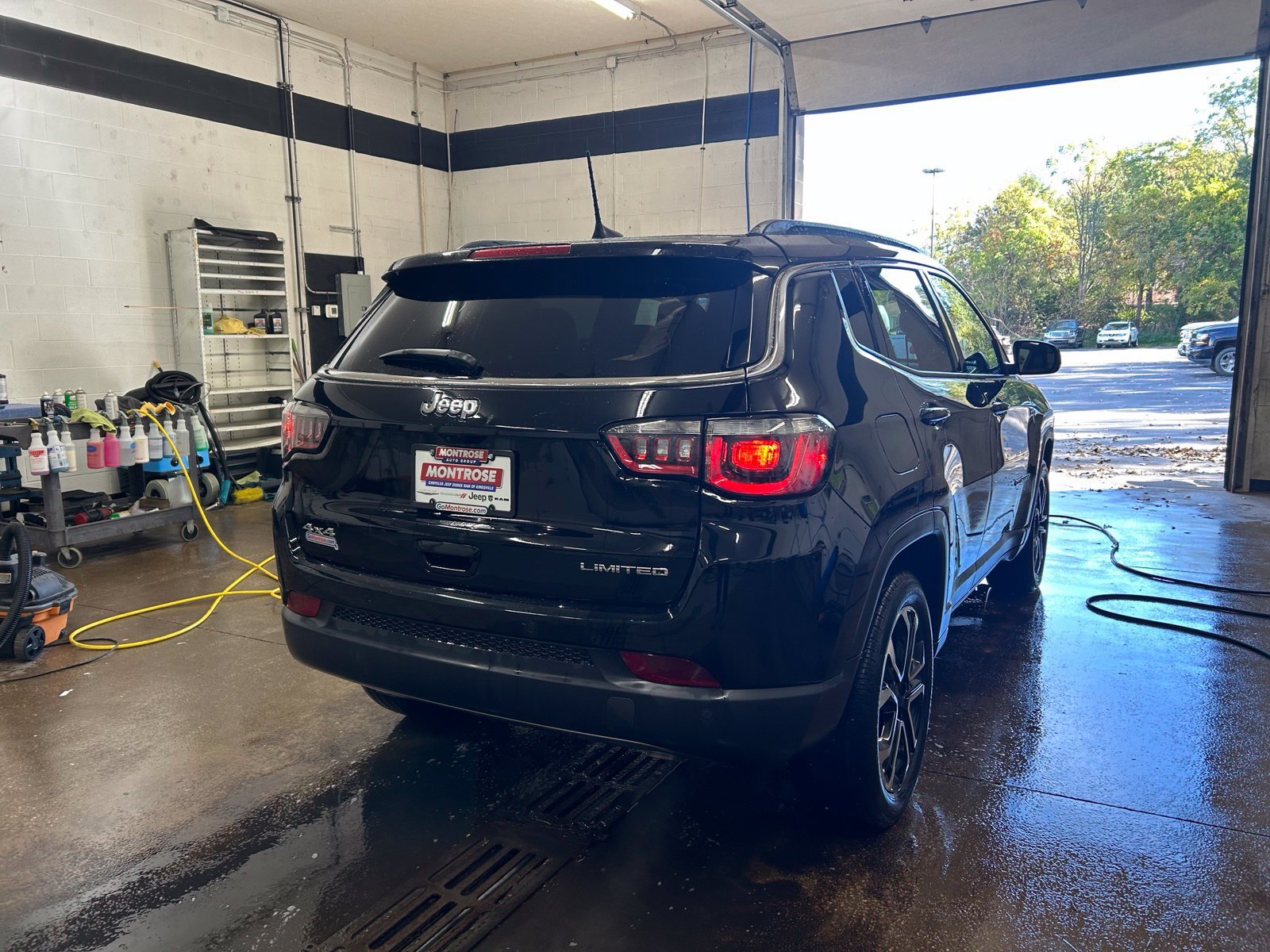 Certified 2024 Jeep Compass Limited AWD/4WD image 7
