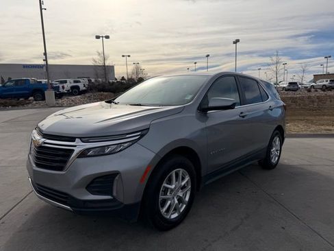 Used 2024 Chevrolet Equinox LT image 3